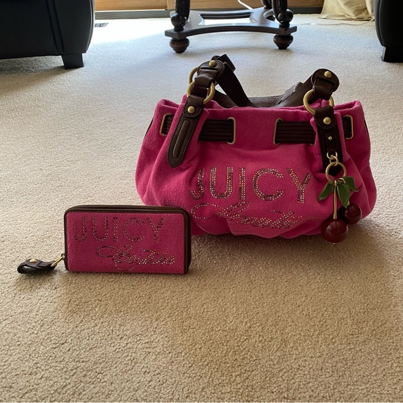 Juicy Couture Handbags - Vintage Juicy Couture Pink Velour Bag